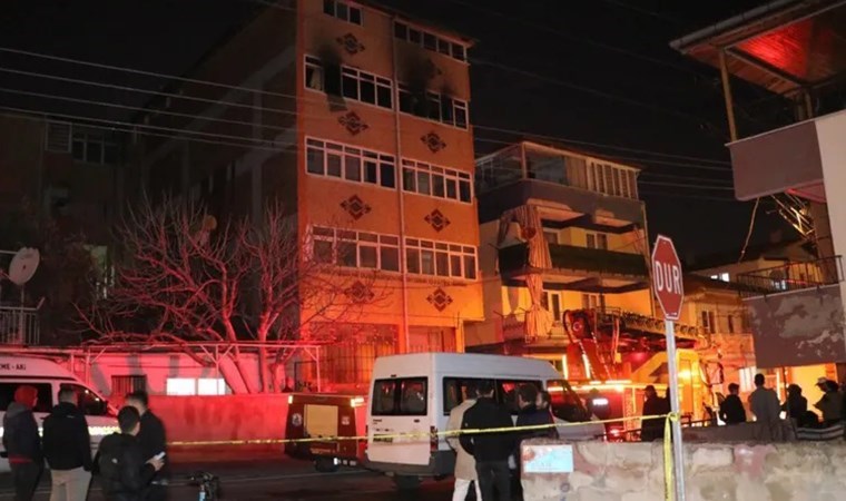 Denizli'de acı olay... Evdeki yangında bebeğini 4. kattan attı: Kendisi zehirlenerek öldü