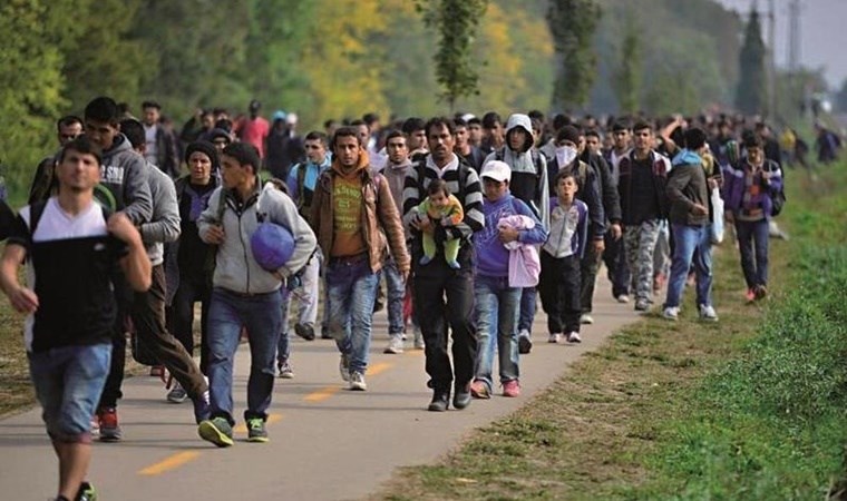 Almanya'dan ülkeyi terk etmek isteyen Suriyelilere para desteği