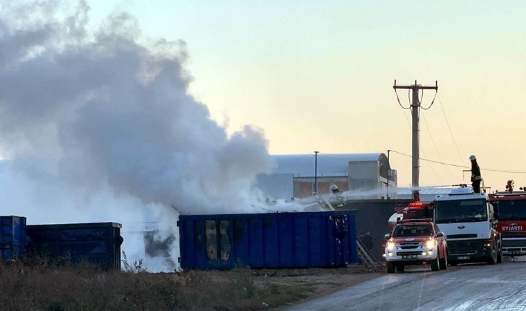 Tekirdağ'da konteyner üretim tesisinde yangın!