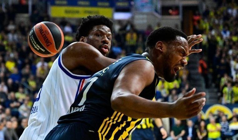 THY EuroLeague'de oynanan Türk derbisinde Fenerbahçe, Anadolu Efes'i rahat geçti!