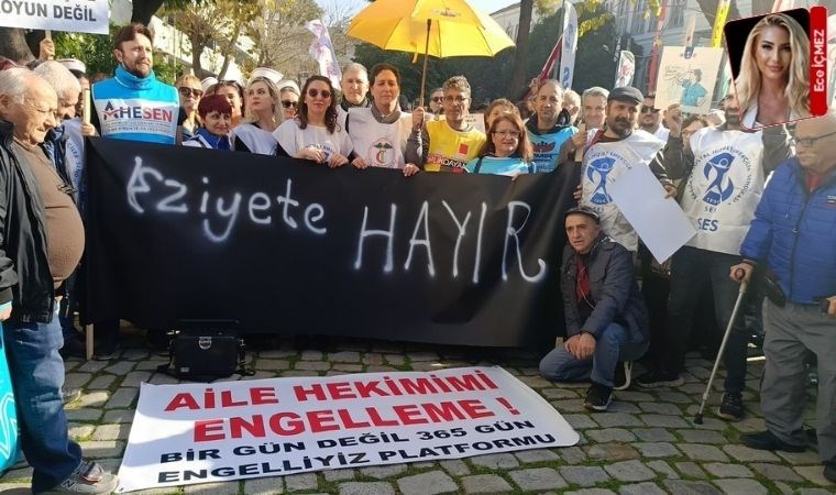 Sağlık çalışanlarından siyah pankartlı protesto