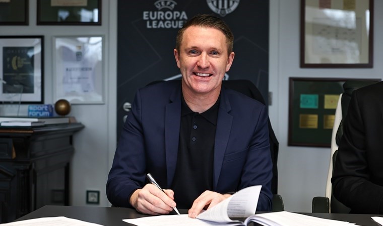 Teknik direktör Robbie Keane, Ferencvaros ile anlaştı