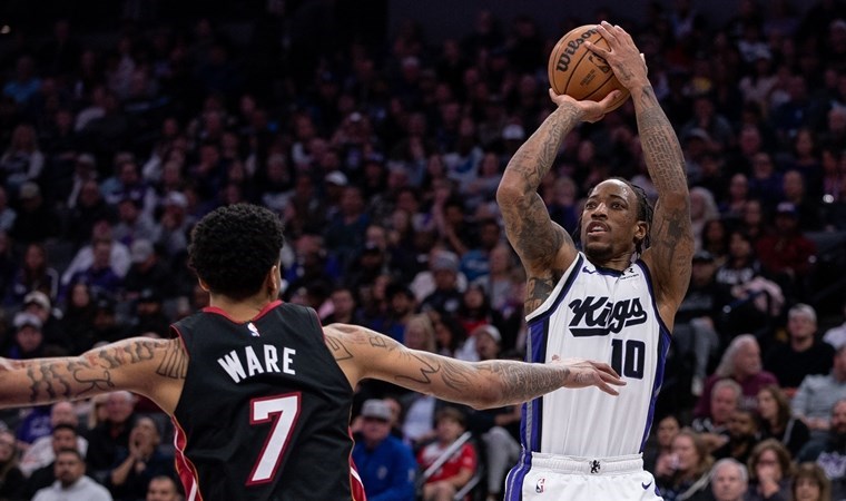 DeRozan yıldızlaştı: Sacramento Kings uzatmada kazandı!