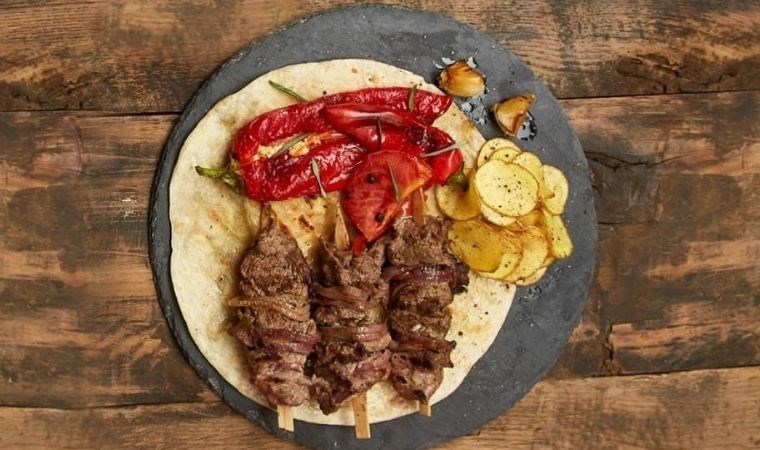 Lokum gibi kıvamıyla eti sevdiren lezzet: Şaşlık kebabı tarifi