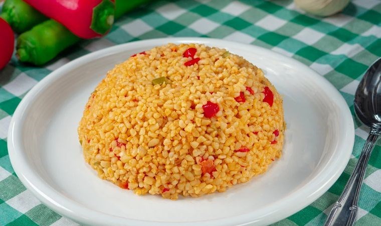 Sofraların vazgeçilmezi: Tam kıvamında bulgur pilavı tarifi