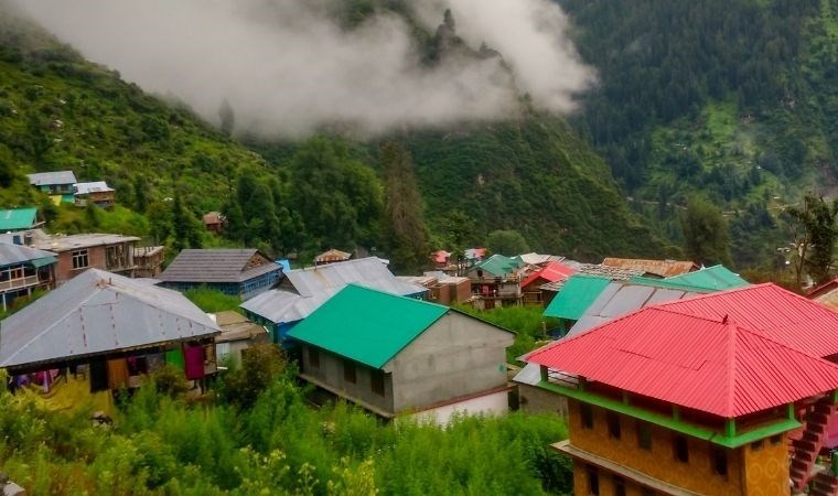 Turistlerin insanlara ve etrafa dokunmasının yasak olduğu köy: Malana