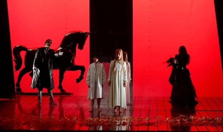 İstanbul Devlet Opera ve Balesi’nin sahnelediği ‘Kötülüğün Döngüsü’ yeniden sahnede: Operada gerilim!