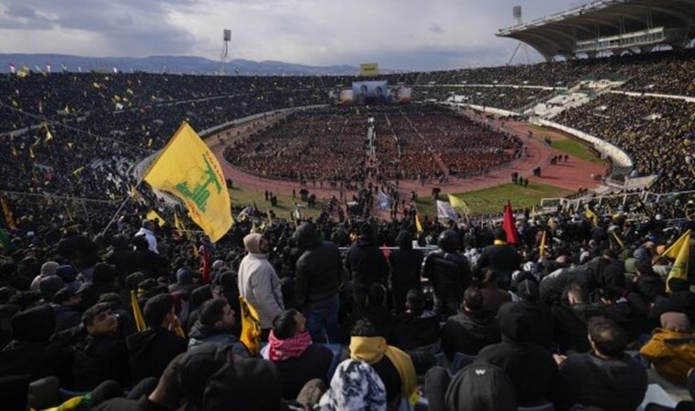 Hasan Nasrallah'ın cenazesinde provokasyon! İsrail jetlerinden alçak uçuş! - Resim : 1