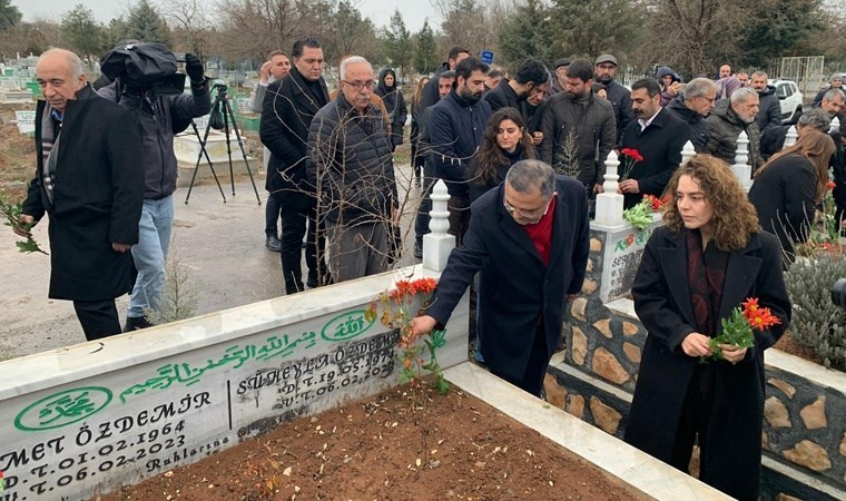 Diyarbakır’da DEM Partili ve CHP’li vekiller depremde hayatını kaybedenleri andı