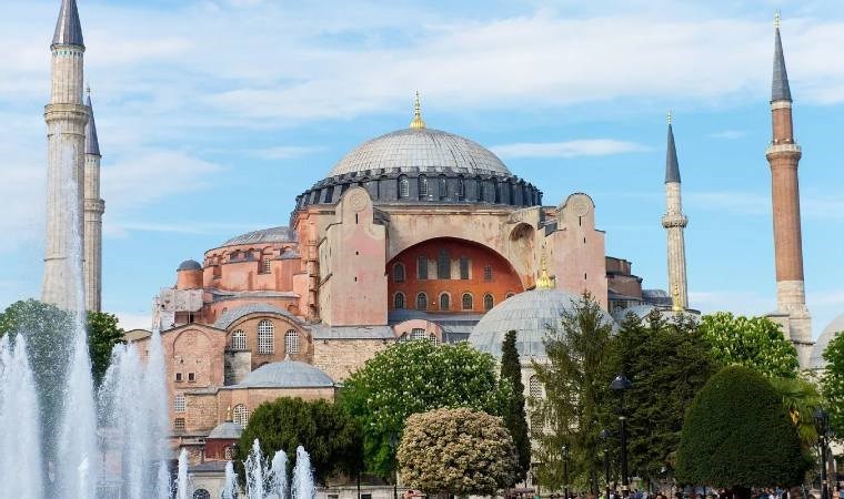 Ayasofya'nın kapısını kırmıştı... Hakkında karar verildi!