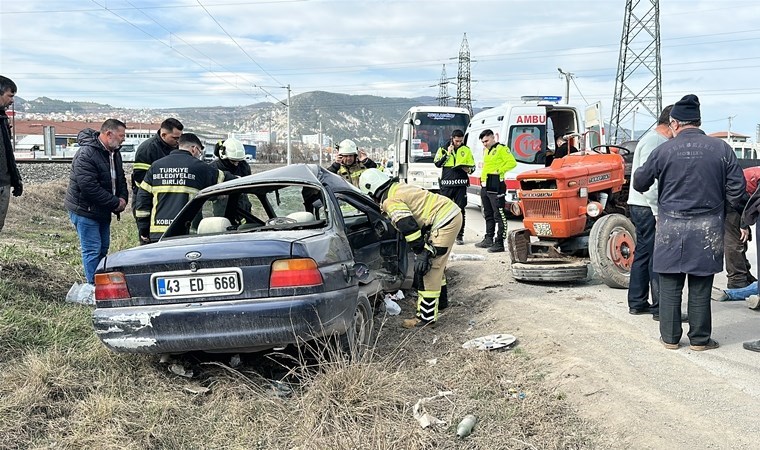 Ehliyetsiz sürücünün kullandığı araç kaza yaptı: 2 yaralı