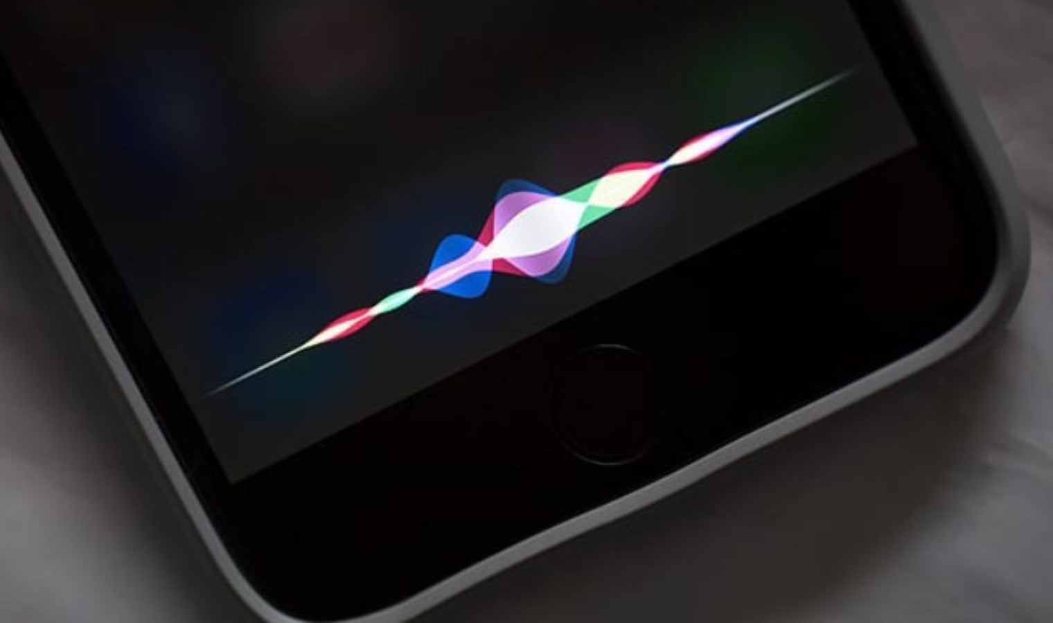 'Gizlilik ihlali' gündemde... Apple'ın Siri'si Türkiye'de mahkemelik oldu