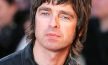 Oasis'in gitaristi gruptan ayrıldı