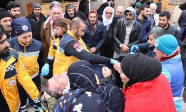 Şanlıurfa'da cemaatin üstüne tente düştü