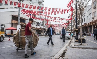 Yerel Seçim 2019: Diyarbakır'da AKP belediye başkan adaylarını tanıttı, HDP açlık grevleri için miting yaptı