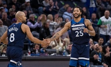 Derrick Rose eski günlerine dönüyor