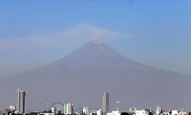 Meksika'da Popocatepetl Yanardağı'nda patlama