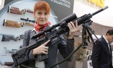 ABD'de muhafazakar siyasi çevrelere sızmaya çalıştığını kabul eden Rus ajanı Maria Butina'ya 18 ay hapis cezası