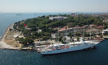 Dünyanın en büyük yelkenli kruvaziyer gemilerinden biri İstanbul'a demirledi