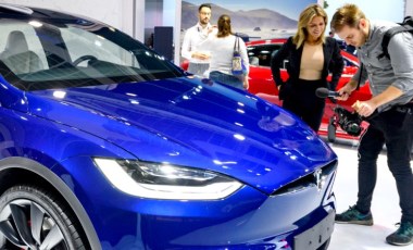 Tesla 100 milyar dolarlık piyasa değeriyle dünyanın 2. en büyük otomotiv şirketi oldu