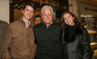 Michael Douglas Kapalı Çarşı'yı gezdi