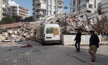 İzmir'de 6,6 büyüklüğünde deprem! Bölgeden fotoğraflar