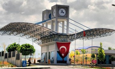 Eski AKP’li vekilin yönettiği Dokuz Eylül Üniversitesi’nin borcu dudak uçuklattı