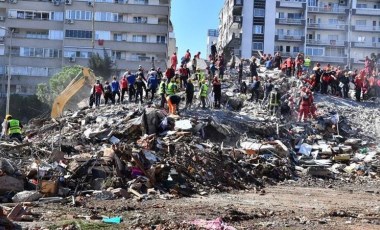 İzmir'de can kaybı 76'ya yükseldi