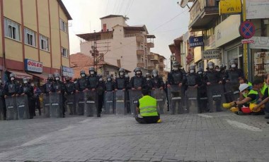 Öykü Serter de madenciyle yürüyor, Sosyal medyada 'Madenciyle yürüyorum' etiketiyle kampanya başlatıldı