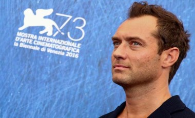 Jude Law, Johnny Depp'in Fantastik Canavarlar'dan atılması hakkında konuştu