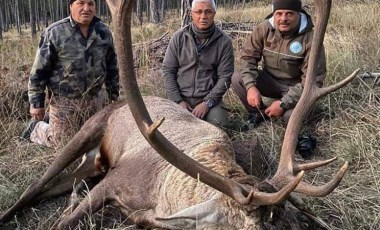 Kızıl geyik avlayan eski başkan: Yanlış bir şey yapsam müdahale edilirdi