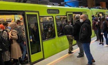 Metrodaki yoğunluk dikkat çekti:  