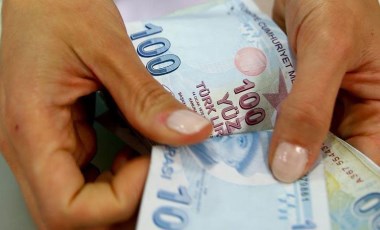 Yeni normalleşme adımlarına rağmen, dolar dün 8 lirayı aşmayı denedi