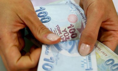 Lira, dolar karşısında yüzde 43 eridi, ekonomi ciddi bir çöküşe sürükleniyor