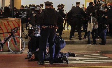 ABD'de halk seçimlerdeki belirsizliği protesto etti: Gözaltılar var