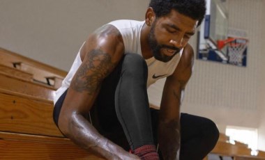 Kyrie Irving’e konuşmama cezası