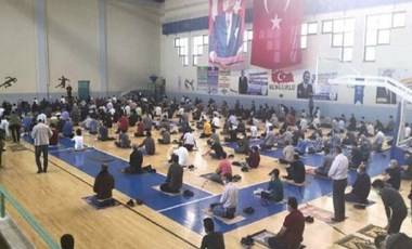 İl Hıfzıssıha Kurulu kararı: Cuma namazları spor salonlarında kılınacak