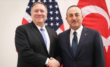 Politico: 'NATO toplantısına Pompeo-Çavuşoğlu suçlamaları damga vurdu'