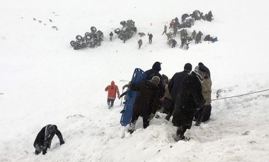 Van'da ikinci çığ faciası:  Ölü sayısı artıyor