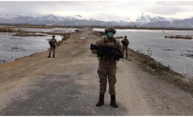 Van'da İran sınırındaki bir mahalle karantinaya alındı