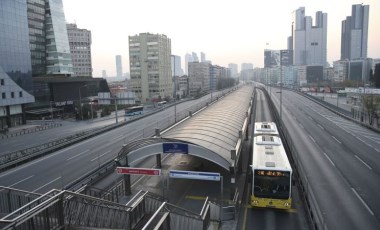 Metrobüs, vapur ve otobüsler hizmet vermeye devam ediyor