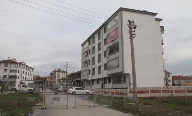 5 katlı apartman karantinaya alındı