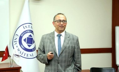 İstanbul Aydın Üniversitesi'nden Kutluk Özgüven'e kınama