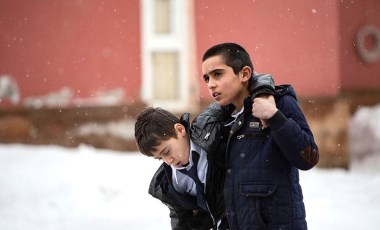 Ferit Karahan’ın yeni filmi “Okul Tıraşı”na Karlovy Vary Film Festivali’nden özel ödül