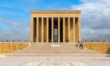 ADD Lozan’ın yıldönümünde Anıtkabir’de