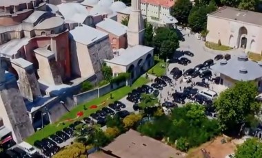 Oto galerisi değil Ayasofya'nın kapısı! Makam aracından geçilmedi