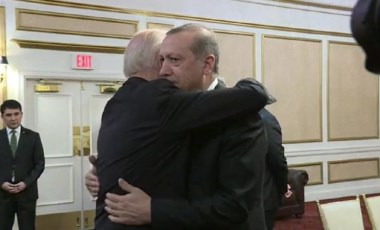 Biden dört yıl önce Erdoğan’a böyle sarılmış