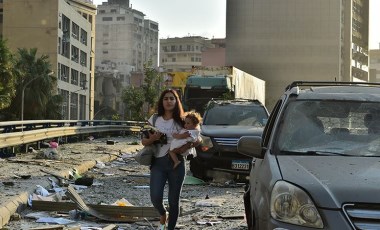 Lübnan'ın başkenti Beyrut'ta patlamada ölenlerin sayısı artıyor