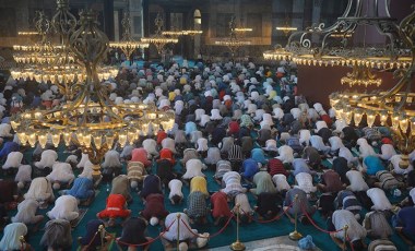 Doç. Dr. Sarp Üner: 'Ayasofya açılışında 3 bin kişiye korona bulaştı'