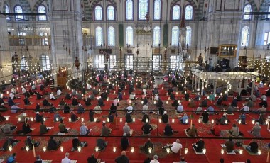 Cuma hutbesinde 'din istismarcılığı' uyarısı: Müslümanları zan altında bırakmak da din istismarıdır